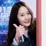 slotomania mania terdapat iklan yang memperlihatkan kandidat Moon Jae-in mengangkat tangannya dan menggambar hati